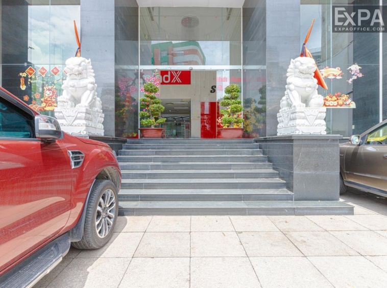 lối ra vào tòa nhà SaigonBus Building