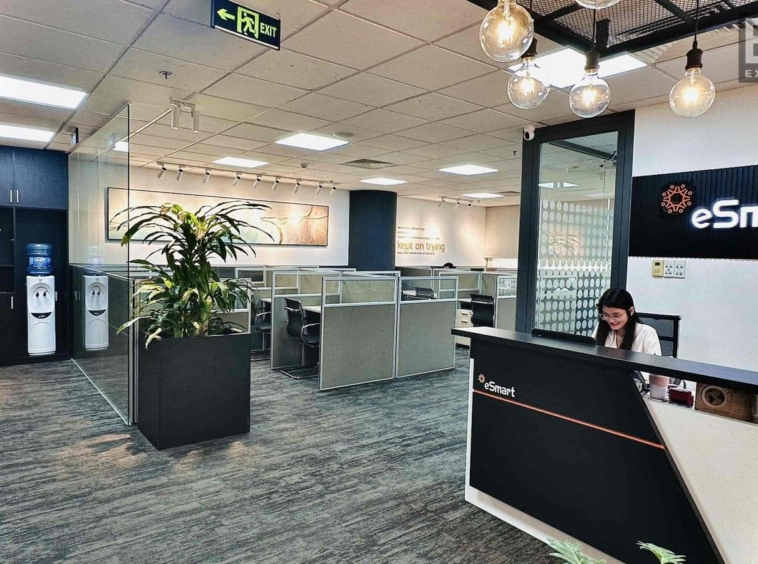 Lễ tân Esmart Centre Point
