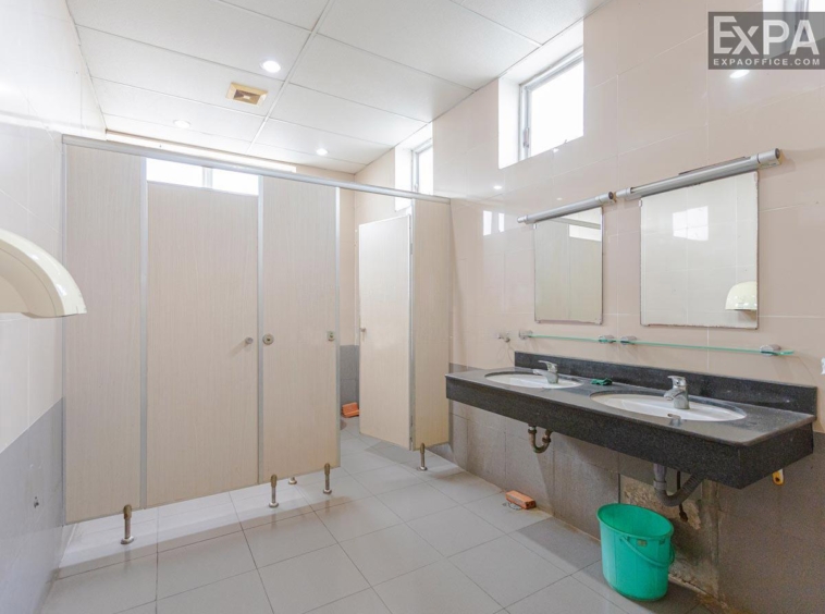 wc SaigonBus Building
