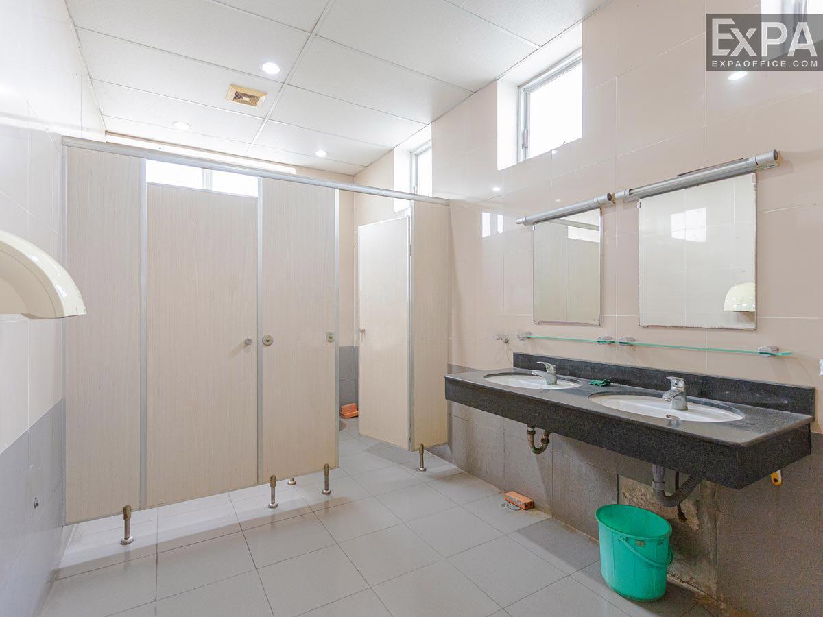 wc SaigonBus Building