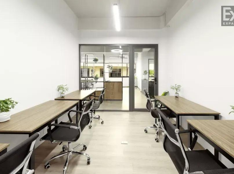 Uniwork coworking space job room