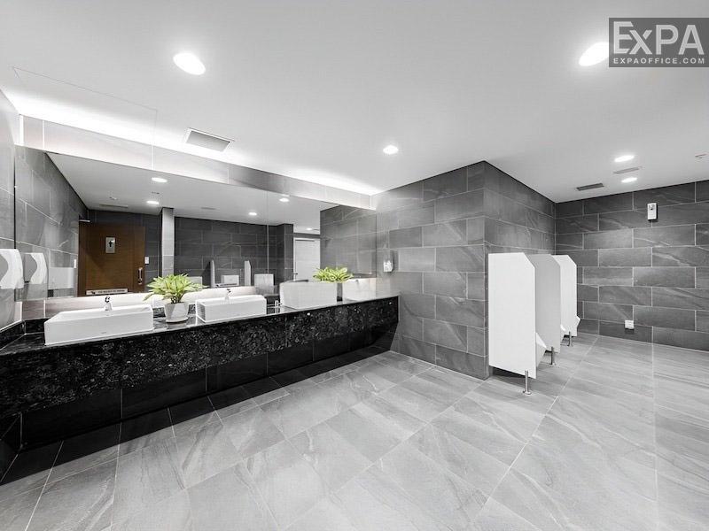 wc Viettel Complex