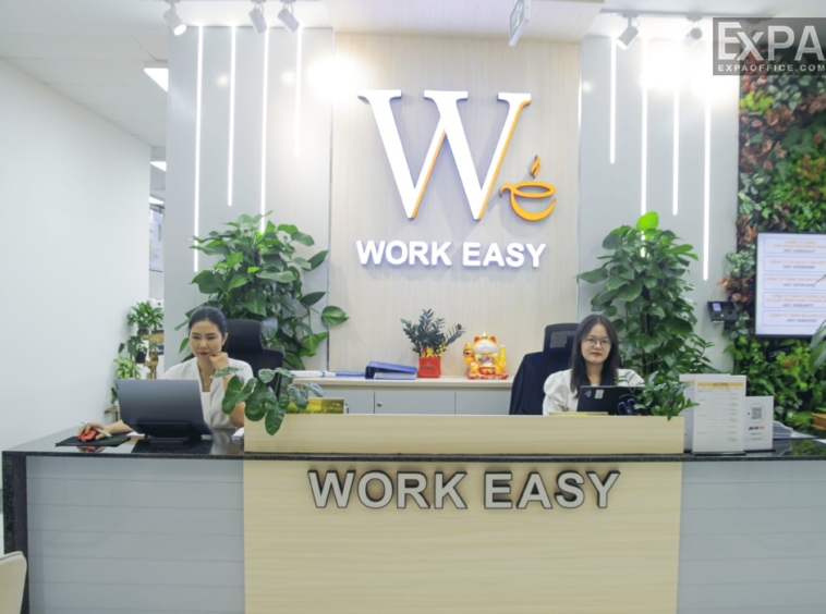lễ tân Work Easy Saigon Paragon