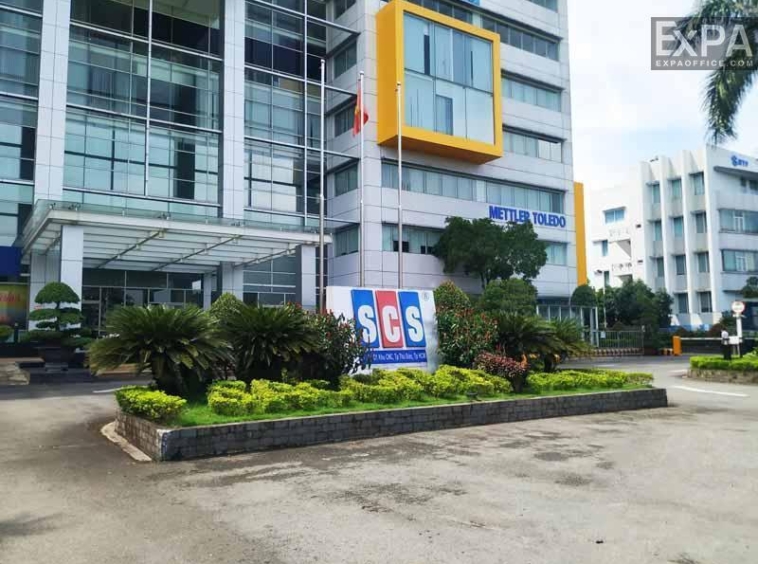 Bên ngoài SCS Building