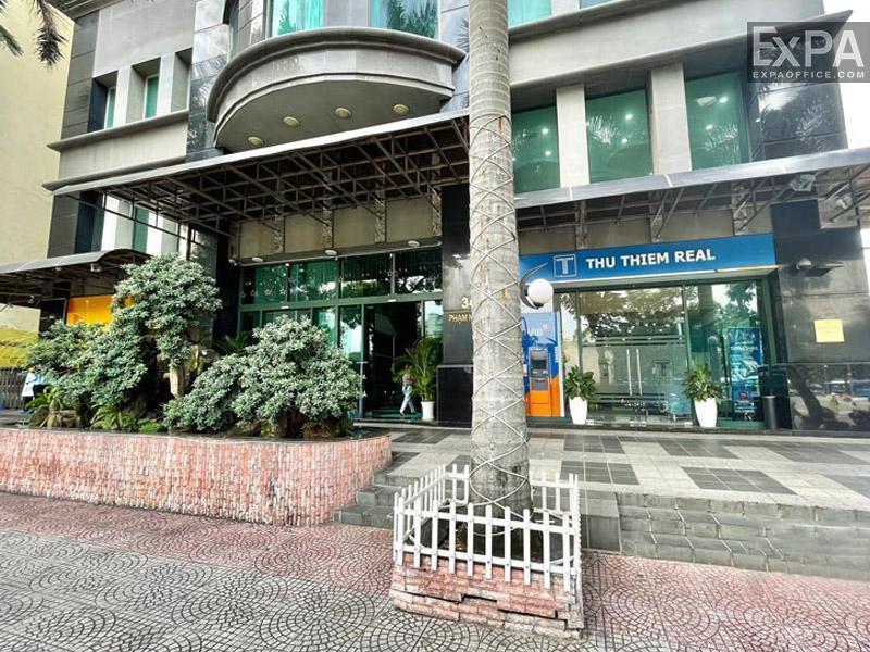 lối ra vào International Plaza