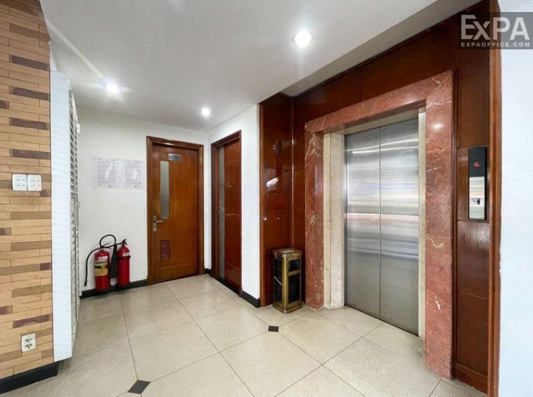 Sunshine Buidling elevator hall