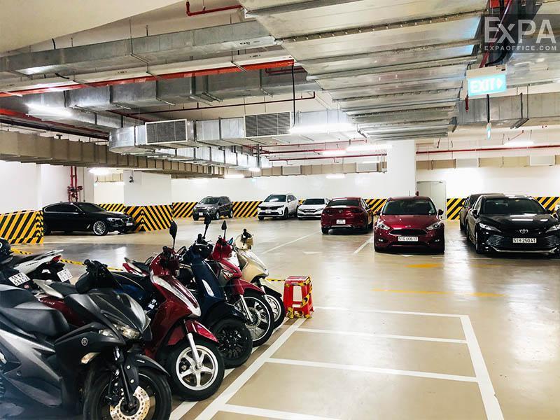 hầm giữ xe Royal Centre Tower
