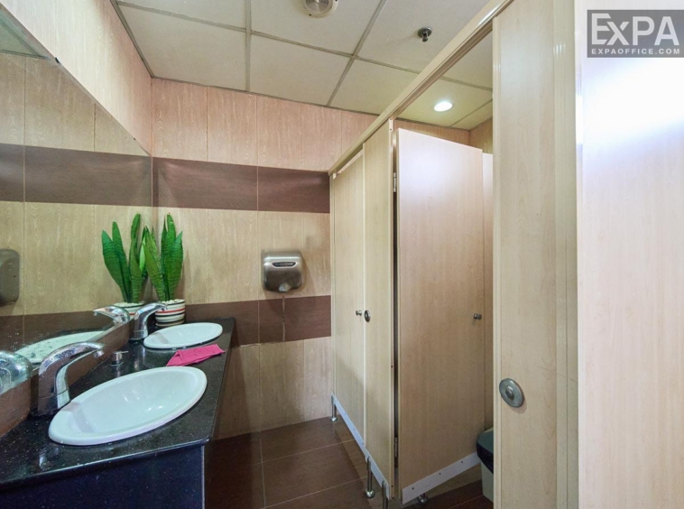 WC Golden Tower