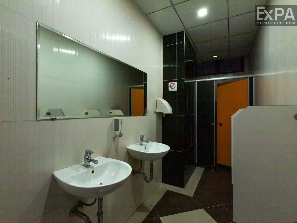 WC The Galleria Metro 6