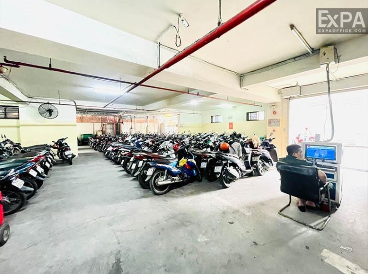 hầm giữ xe 194 Golden Building