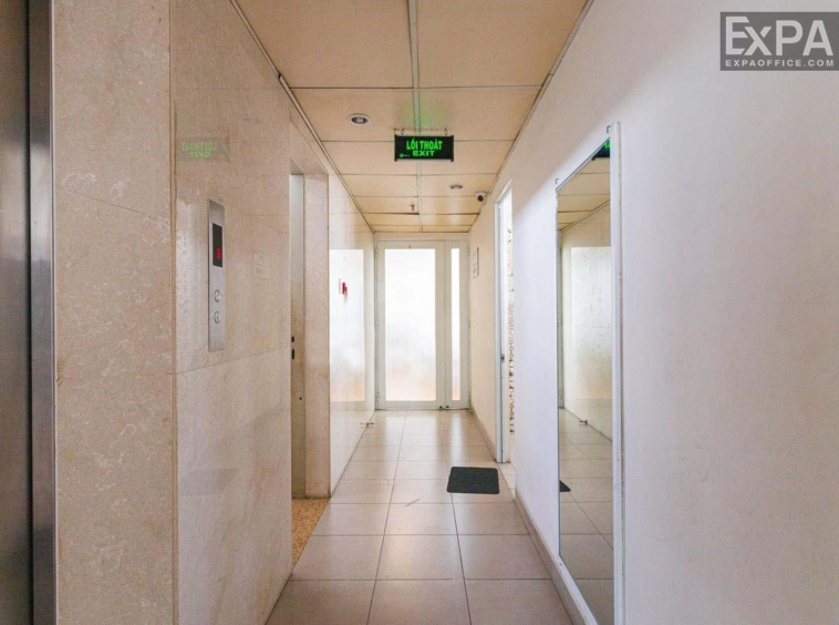 Haloland Le Quang Dinh corridor