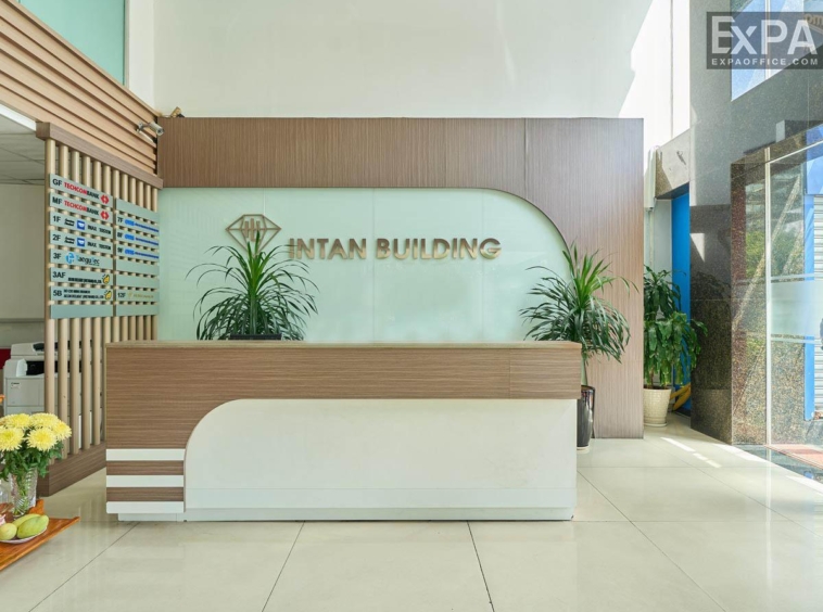 lễ tân Intan Building