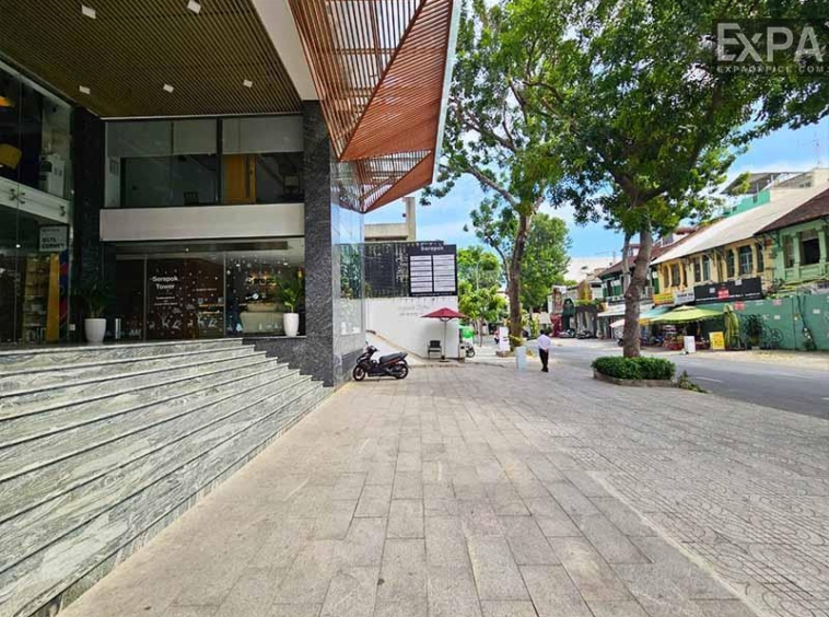 lối vào Anh Minh Tower.