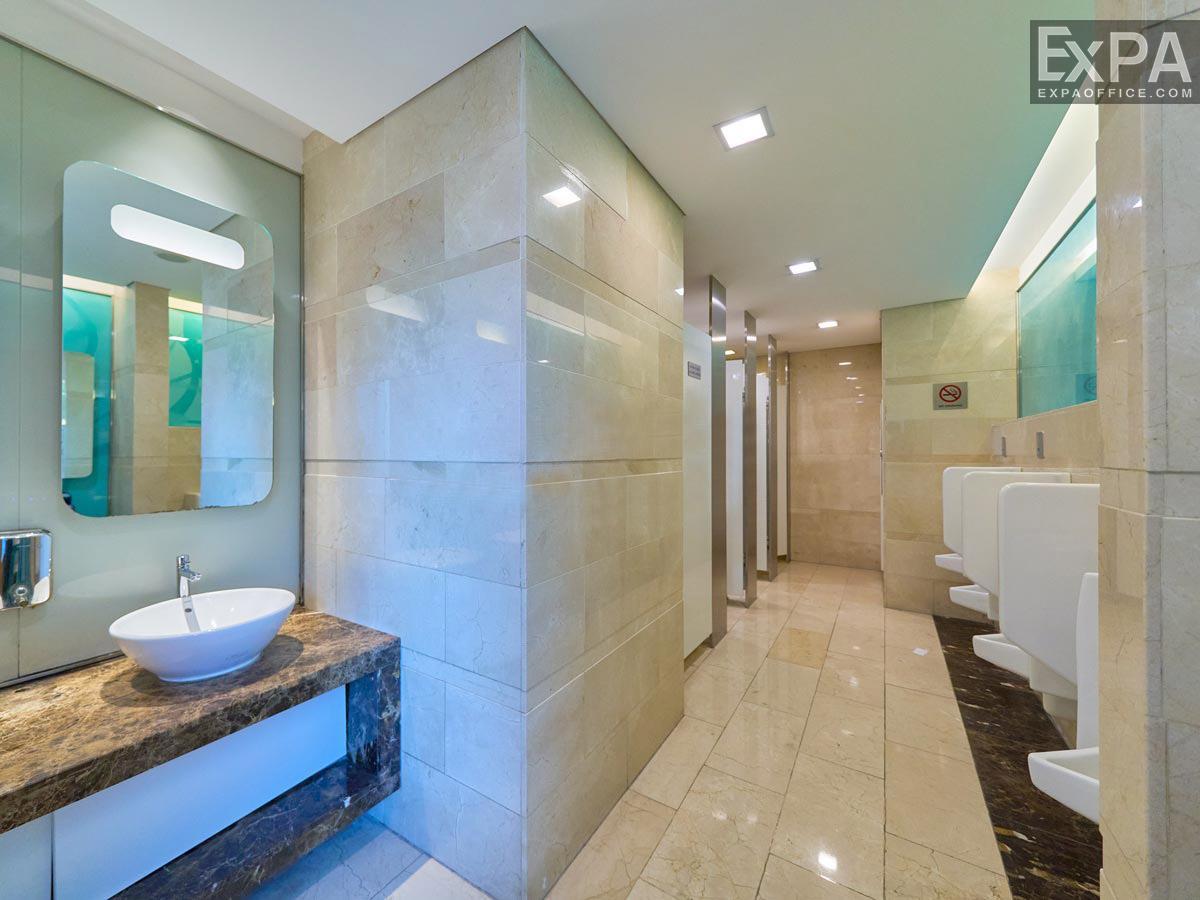 Diamond Plaza wc