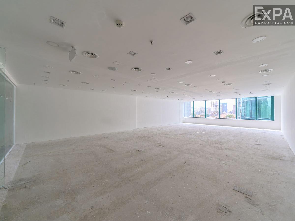 Diamond Plaza office floor