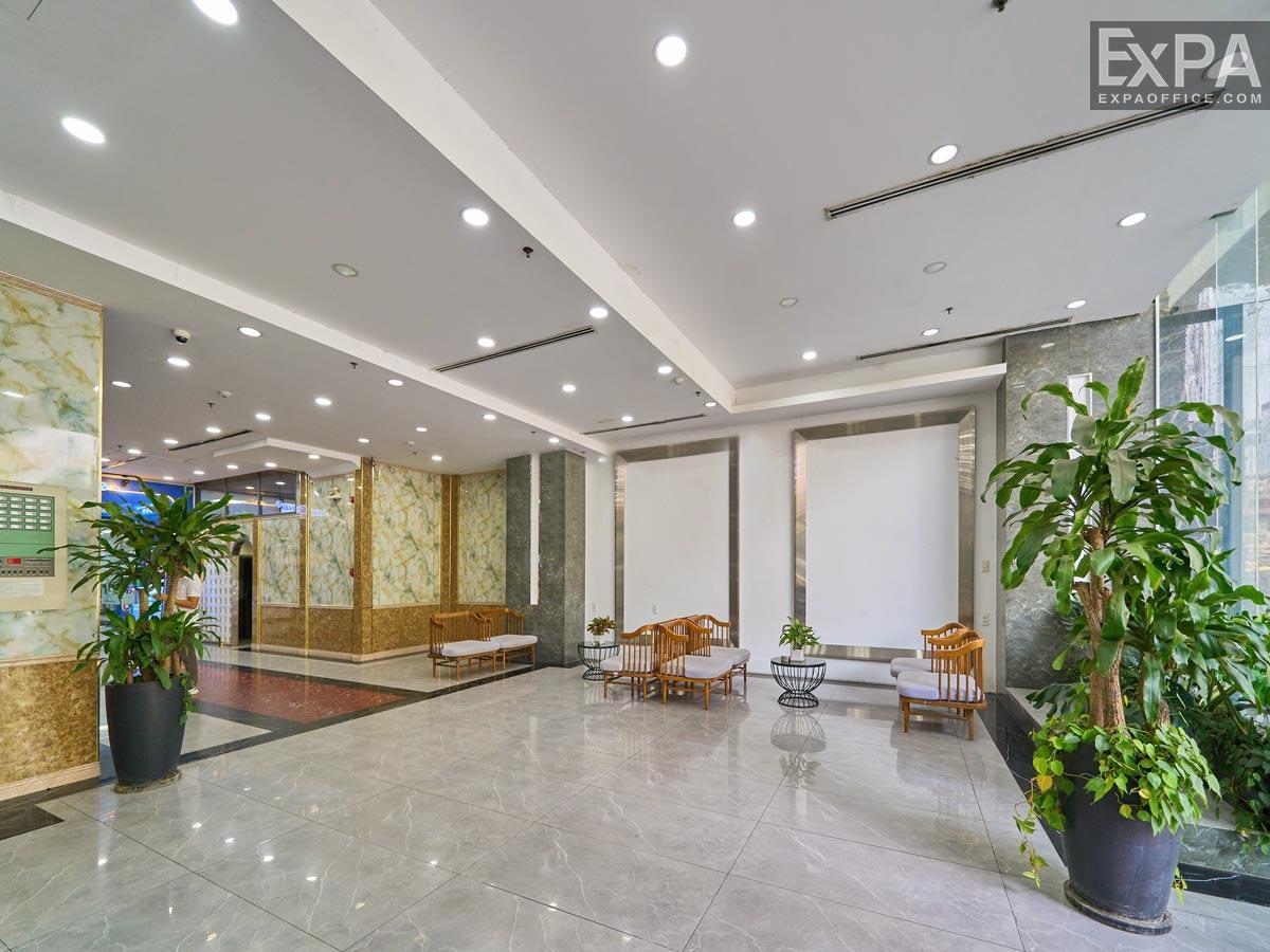 sảnh chờ tầng trệt Khanh Nguyen Building