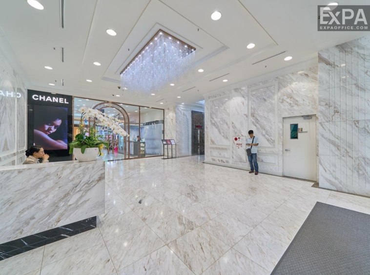 Diamond Plaza ground floor hall