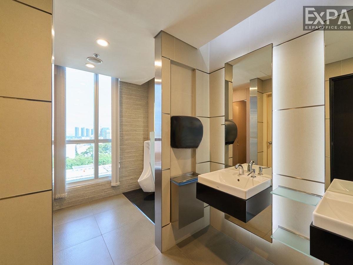 wc Saigon Tower