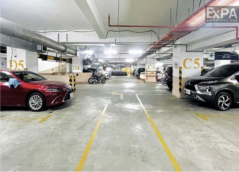 Saigon Paragon parking tunnel