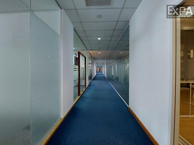 The common corridor of Saigon Paragon