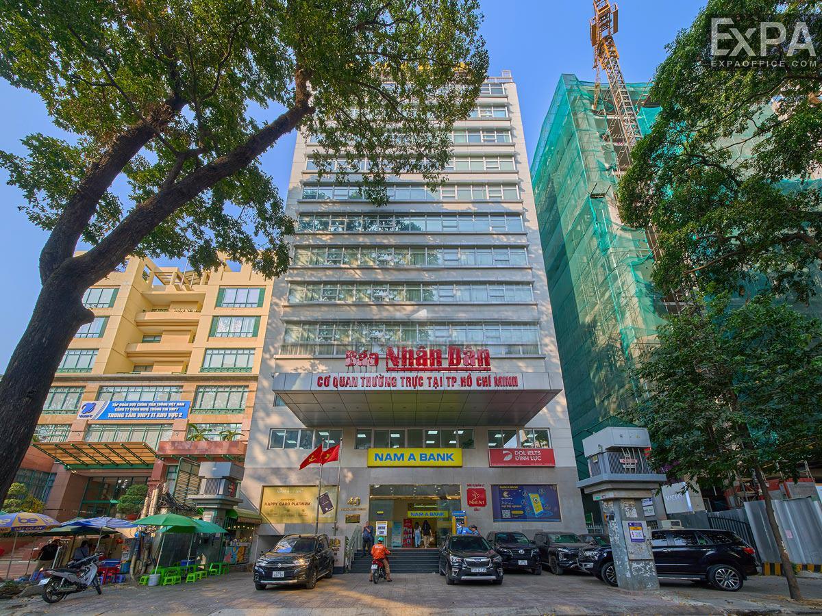lối vào Báo Nhân Dân Building