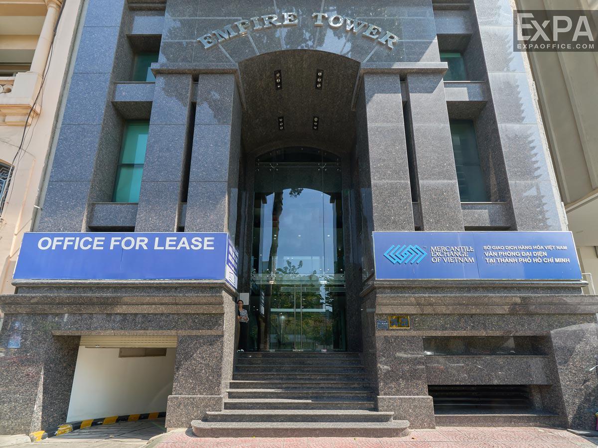 lối vào tòa nhà Empire Tower