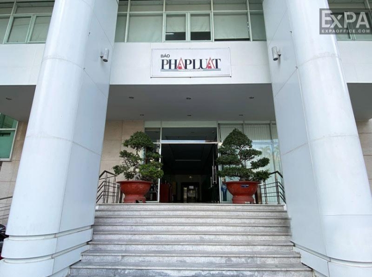 The entrance to Hoang Viet Building Building