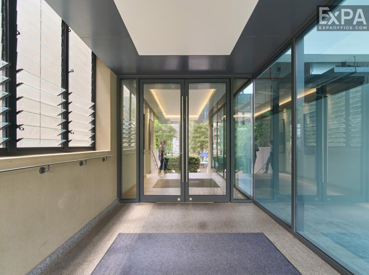 The entrance to Saigon View Office Building