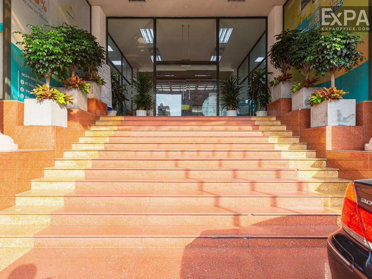 Vinaconex Building entrance