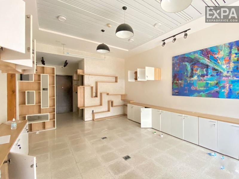 Lexington Residence rental floor