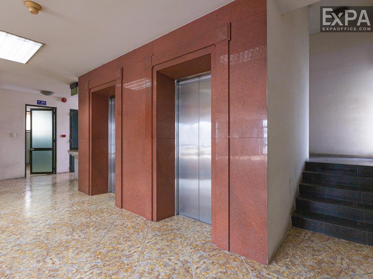 Vinaconex Building elevator lobby
