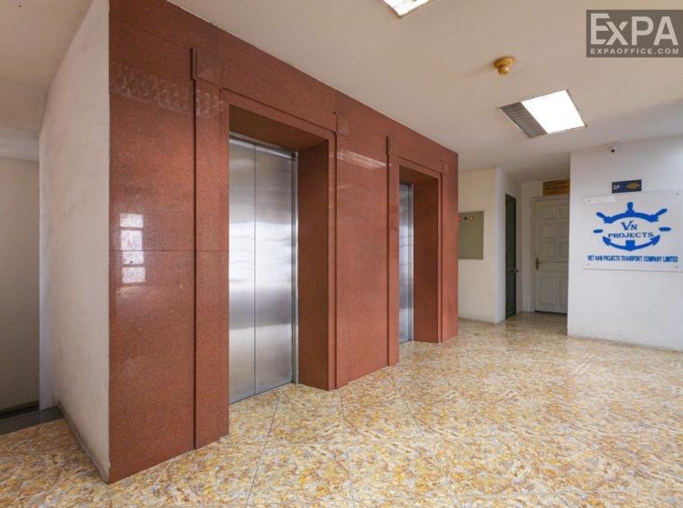 Vinaconex Building elevator