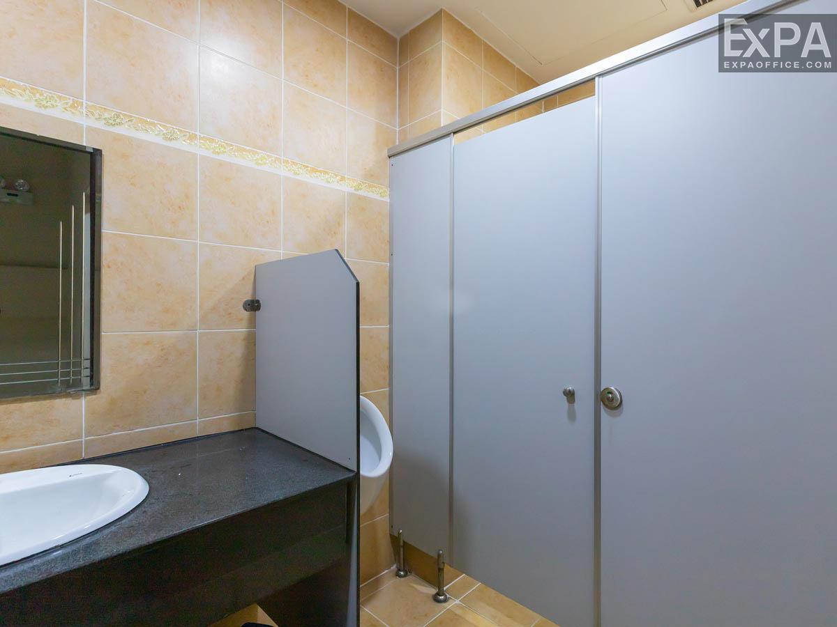 SCIC Building wc
