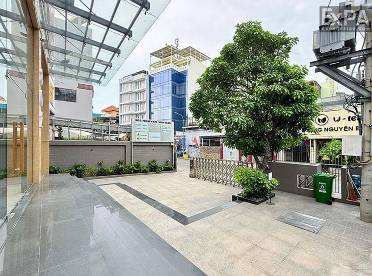 phía trước AVA office